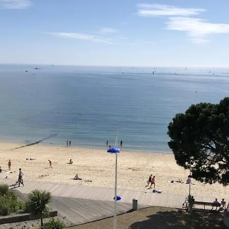 T2 Avec Piscine En 4 Etoiles *